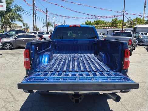 Used 2019 GMC Sierra 2500 SLE w/ SLE Preferred Package AWD/4WD image 12