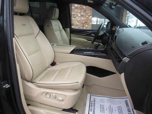 Used 2021 Cadillac Escalade Premium Luxury image 6