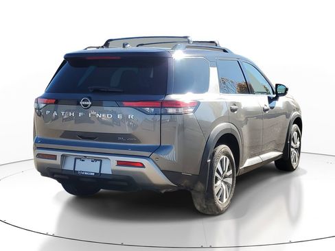 Used 2023 Nissan Pathfinder SL image 4