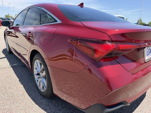 Used 2019 Toyota Avalon XLE w/ Carpet Mat Package FWD image 11