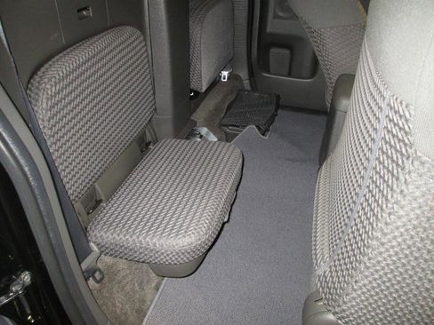 Used 2015 Nissan Frontier SV AWD/4WD image 27