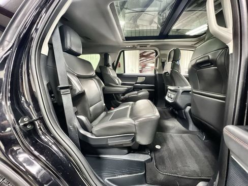 Used 2025 Ford Expedition Active AWD/4WD image 24
