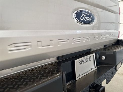 Used 2019 Ford F250 Lariat w/ Lariat Ultimate Package image 31