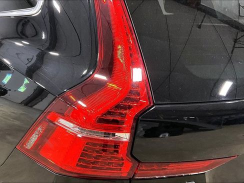 Certified 2023 Volvo XC60 B5 Plus w/ Climate Package AWD/4WD image 23