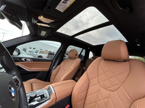 Used 2024 BMW X5 xDrive40i w/ M Sport Package image 14