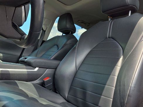 Used 2020 Toyota Highlander XLE AWD/4WD image 15