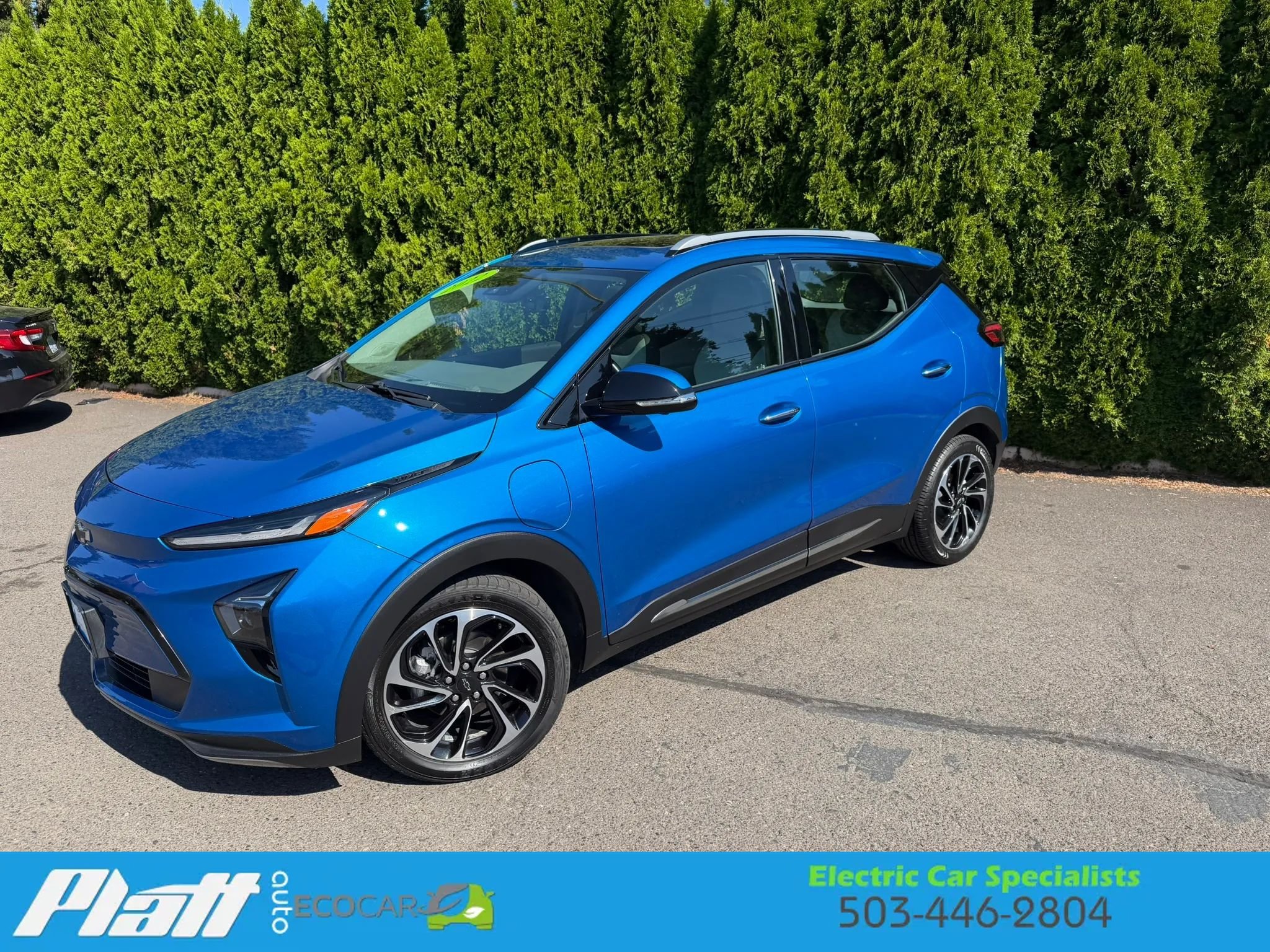 Used 2022 Chevrolet Bolt EUV Premier w/ Sun & Sound Package FWD image 3