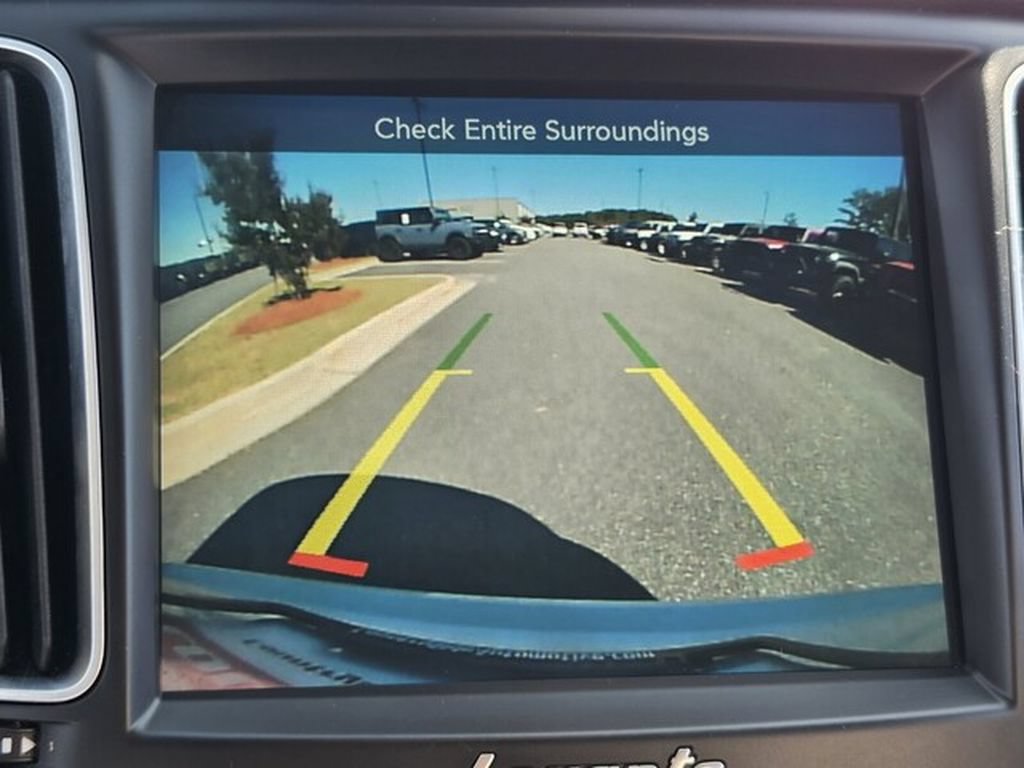 Used 2020 Maserati Levante AWD/4WD image 24