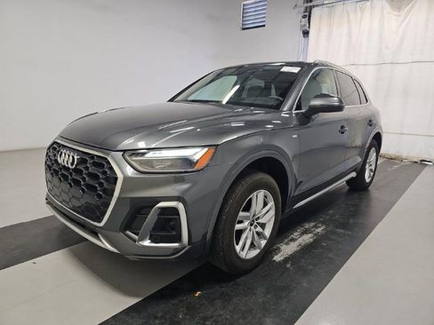 Used 2023 Audi Q5 2.0T Premium w/ Convenience Package AWD/4WD image 2