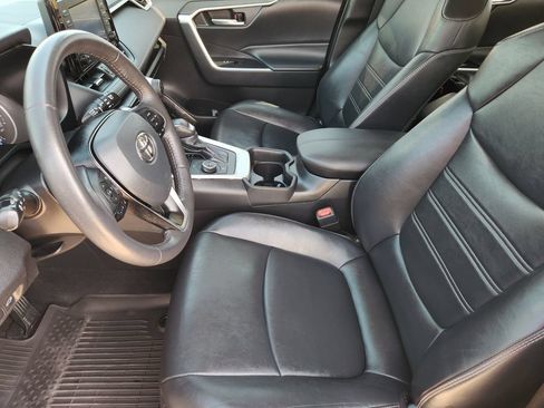 Used 2021 Toyota RAV4 XLE Premium AWD/4WD image 16