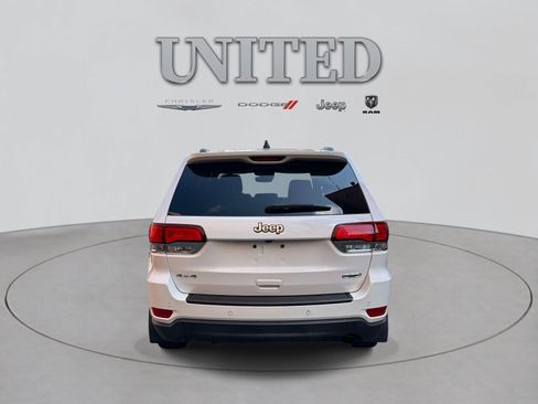 Used 2020 Jeep Grand Cherokee Laredo w/ Quick Order Package 2BN North AWD/4WD image 4