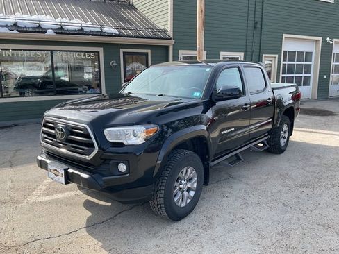 Used 2019 Toyota Tacoma SR5 AWD/4WD image 3