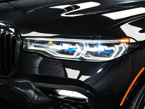 Used 2021 BMW X7 M50i w/ Dynamic Handling Package AWD/4WD image 99