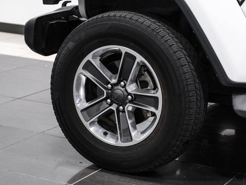 Used 2018 Jeep Wrangler Unlimited Sahara AWD/4WD image 51