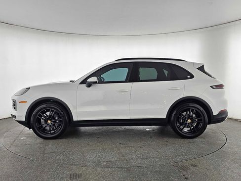 Used 2025 Porsche Cayenne image 6