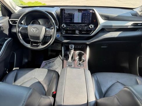Used 2021 Toyota Highlander Platinum AWD/4WD image 14