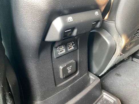 Used 2020 Jeep Wrangler Unlimited Rubicon w/ Dual Top Group AWD/4WD image 33