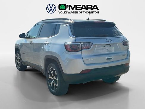 Used 2025 Jeep Compass Limited AWD/4WD image 3