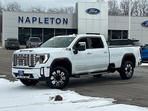 Used 2025 GMC Sierra 3500 Denali w/ Denali Reserve Package image 2