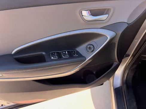 Used 2018 Hyundai Santa Fe Sport FWD image 29