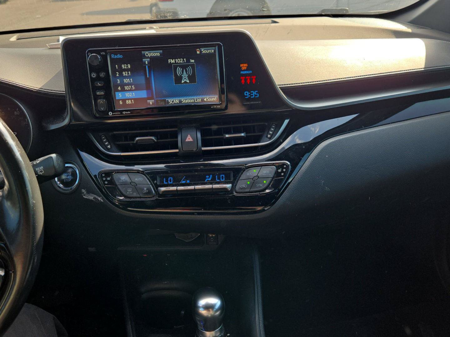 Used 2018 Toyota C-HR XLE FWD image 19