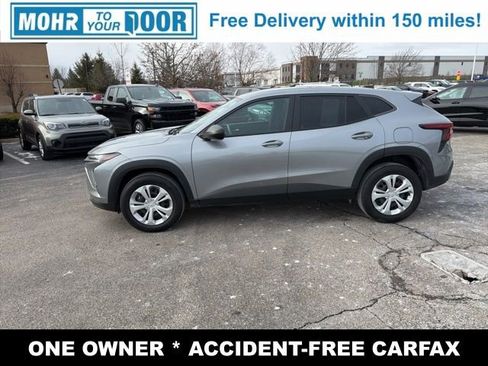Used 2024 Chevrolet Trax LS w/ Driver Confidence Package image 2