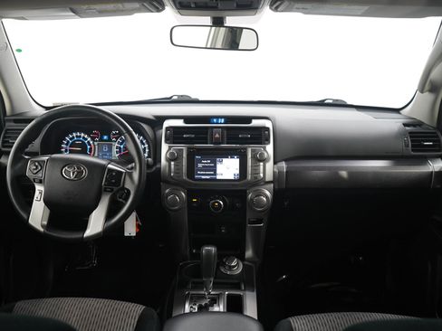 Used 2015 Toyota 4Runner SR5 AWD/4WD image 14
