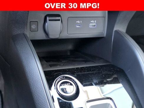 New 2025 Nissan Versa SR w/ Trunk Package FWD image 17
