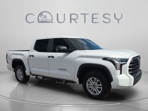 Certified 2025 Toyota Tundra SR5 w/ SR5 Convenience Package AWD/4WD image 7