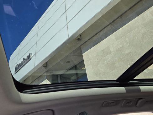 Used 2024 Volvo XC60 B5 Plus image 27