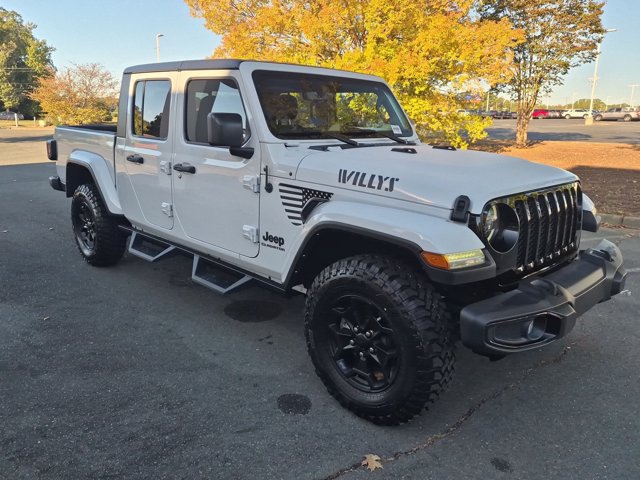 Used 2022 Jeep Gladiator Sport AWD/4WD image 2