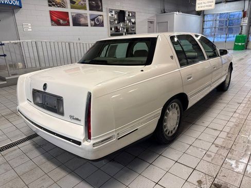 Used 1998 Cadillac De Ville image 3