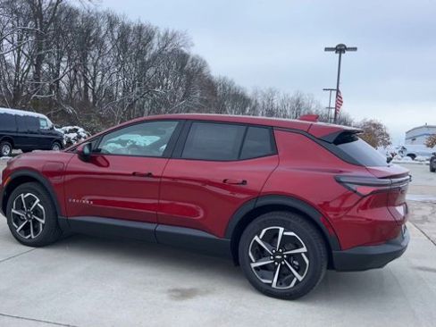 New 2026 Chevrolet Equinox EV LT image 6