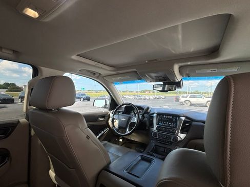 Used 2019 Chevrolet Tahoe LT w/ Luxury Package AWD/4WD image 31