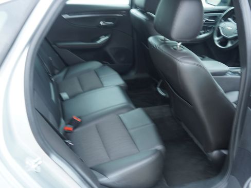 Used 2016 Chevrolet Impala LT image 16