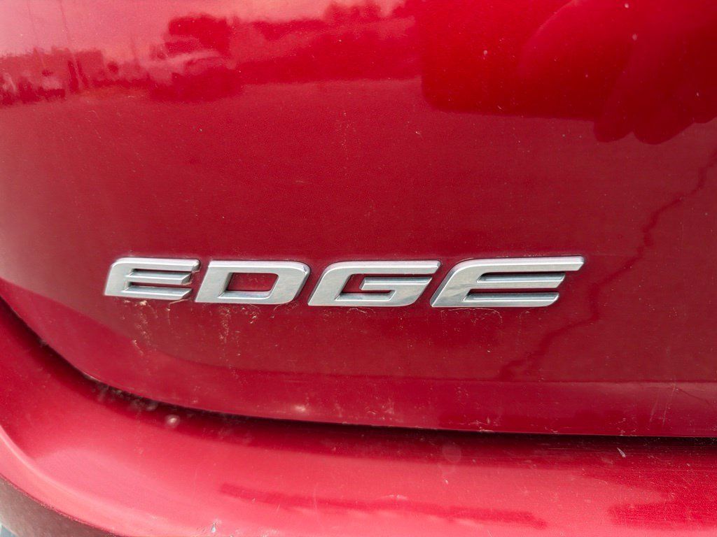 Used 2016 Ford Edge Titanium w/ Technology Package AWD/4WD image 11
