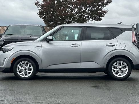 Used 2024 Kia Soul LX w/ Option Group 015 image 7