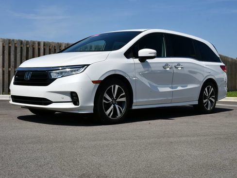 Used 2021 Honda Odyssey Touring image 4