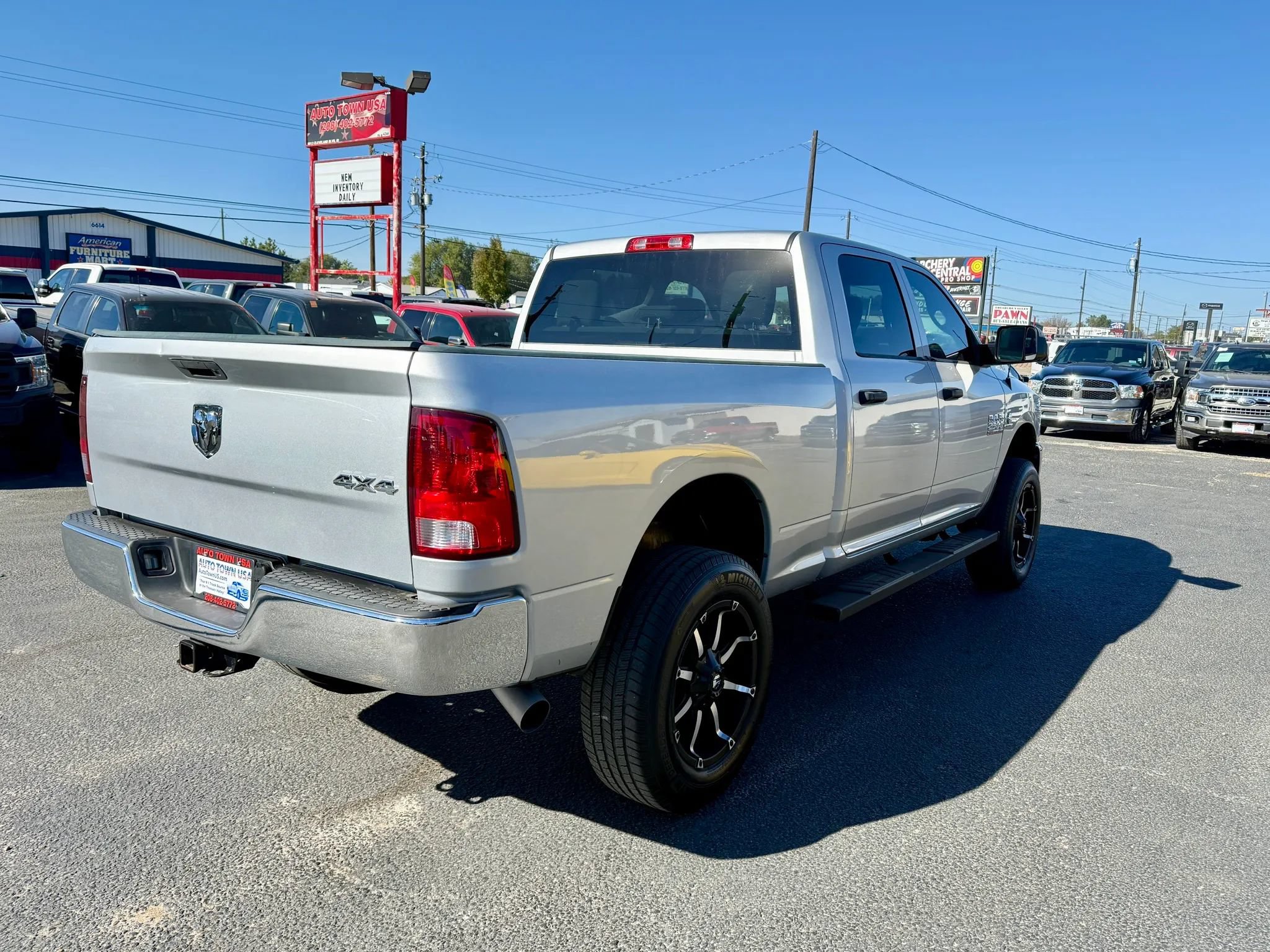 Used 2016 RAM 2500 Tradesman w/ Chrome Appearance Group AWD/4WD image 5