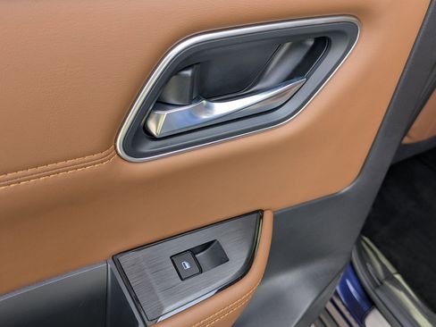 Used 2025 Nissan Rogue Platinum w/ Tech Package image 26