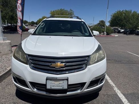 Used 2016 Chevrolet Traverse LT w/ Style and Technology Package FWD image 17