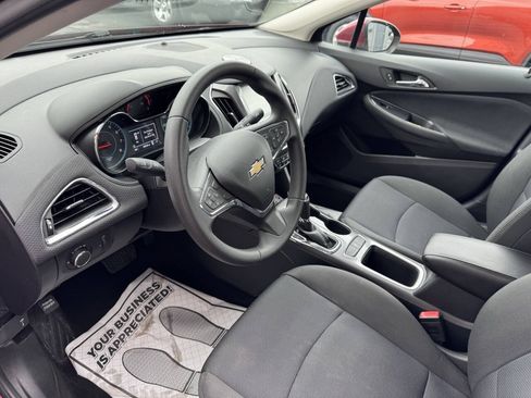 Used 2017 Chevrolet Cruze LT w/ Convenience Package FWD image 15