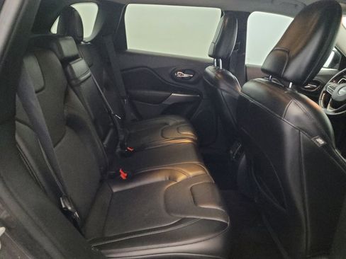 Used 2019 Jeep Cherokee Limited AWD/4WD image 19