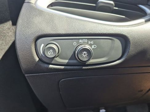 Used 2022 Chevrolet Malibu LS FWD image 25