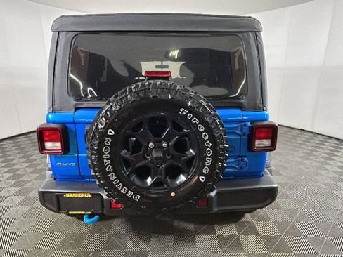 Used 2023 Jeep Wrangler Unlimited w/ Cold Weather Group AWD/4WD image 4