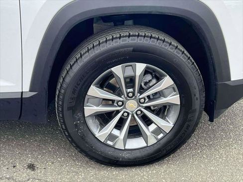 Used 2025 Chevrolet Equinox LT w/ Convenience Package II image 10