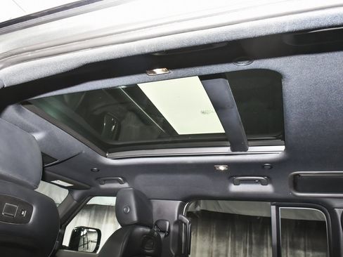 Used 2021 Land Rover Defender 110 X-Dynamic SE image 48