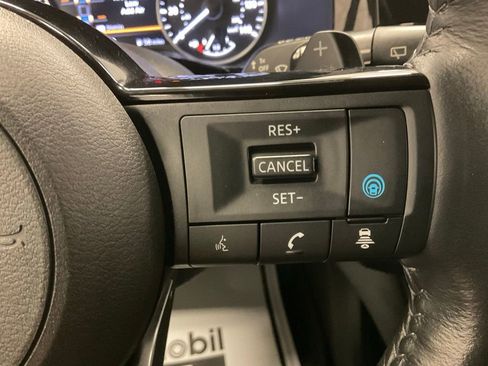 Used 2023 Nissan Pathfinder SL image 21