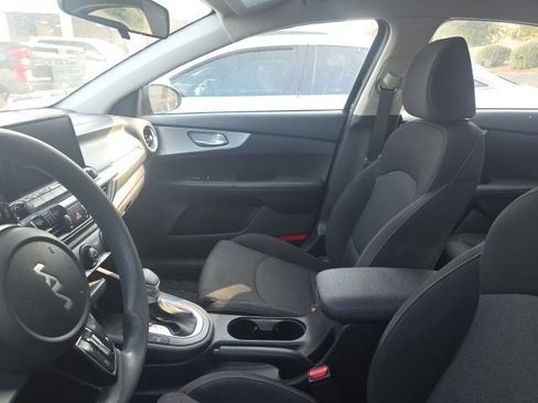 Used 2023 Kia Forte LX FWD image 11