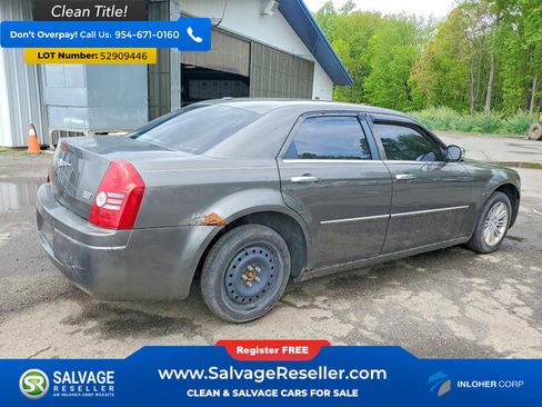 Used 2010 Chrysler 300 Touring RWD image 4